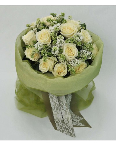 Bouquet of Lilacs and White Avallance Roses